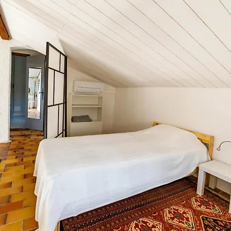 Spacious Semidetached House With Garden & Terrace *