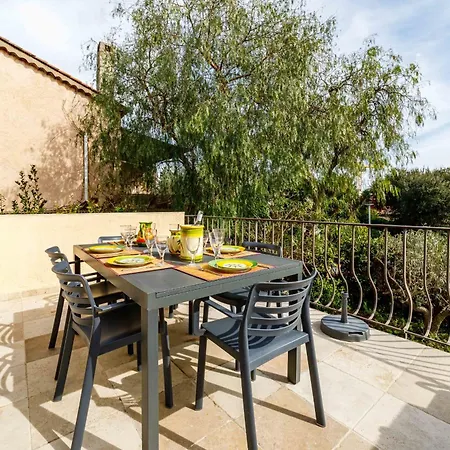 Spacious Semidetached House With Garden & Terrace *
