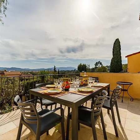 Holiday home Spacious Semidetached House With Garden & Terrace