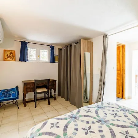 Ferienhaus Spacious Semidetached House With Garden & Terrace