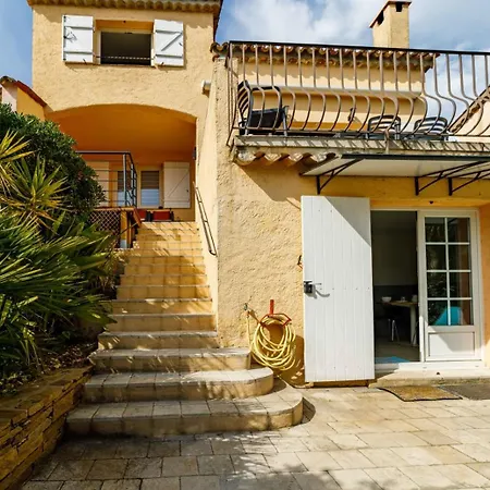 Ferienhaus Spacious Semidetached House With Garden & Terrace